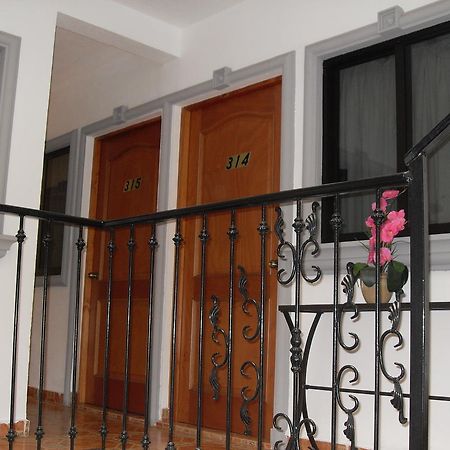 Hostal Del Cid Катемако Экстерьер фото