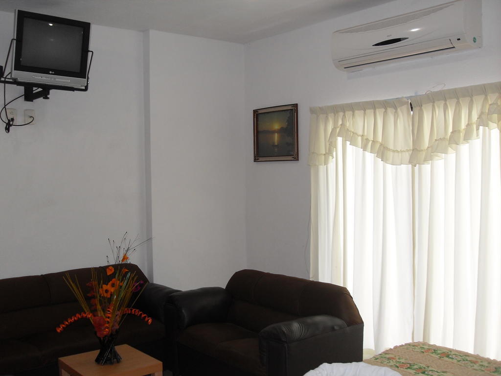 Hostal Del Cid Катемако Экстерьер фото